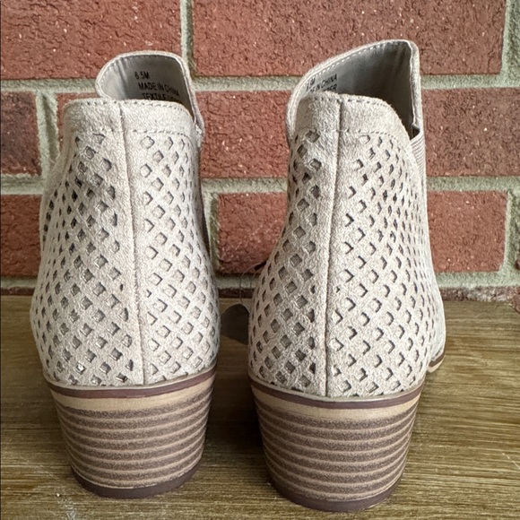 MIA - Picture 6 of 7